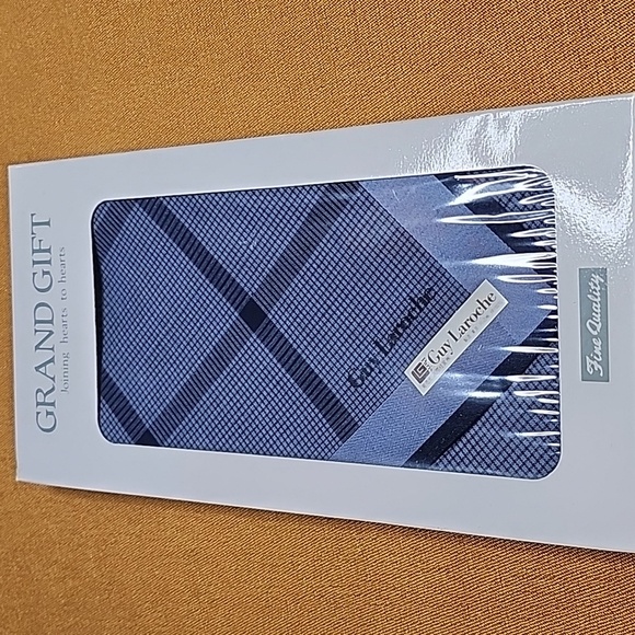 Guy Laroche Handkerchief - Picture 1 of 4